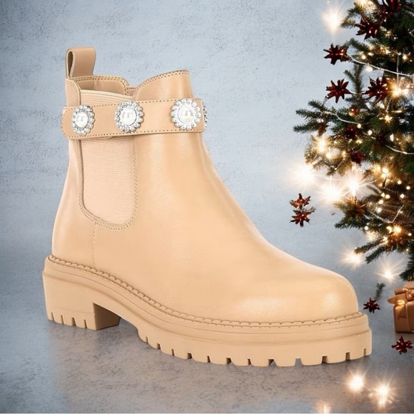 Copper Key COSMO PEARL RHINESTONE Leather Chelsea Booties NWT - Picture 2 of 11